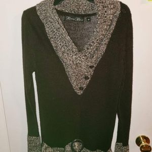 Brittany Black sweater size M